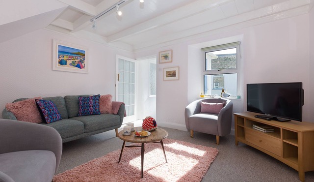 85 Back Road East - Sleeps 4 - Central St Ives