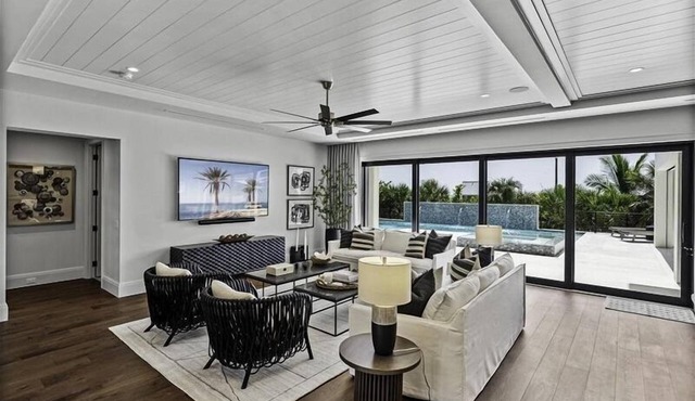 854 Grand Pass - Hill Tide - Sleeps 8 - Elevator - 30 night Minmum