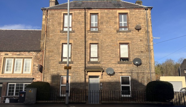 85C BONGATE, with a garden in Jedburgh