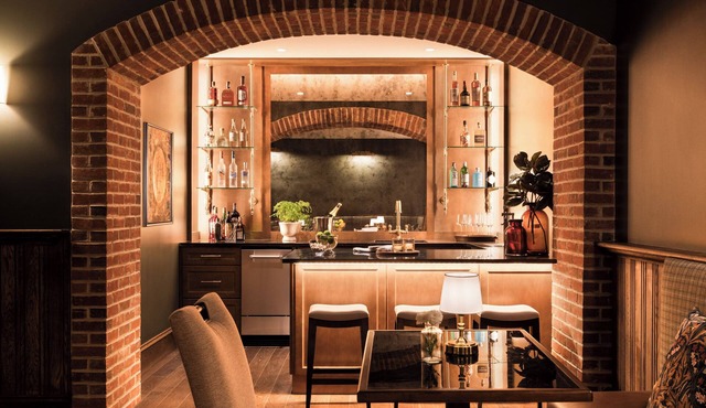 86 State Circle - Luxury Boutique Hotel