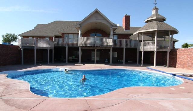 8600 Square Feet Of Luxury On 100 Acres Just Minutes From Town