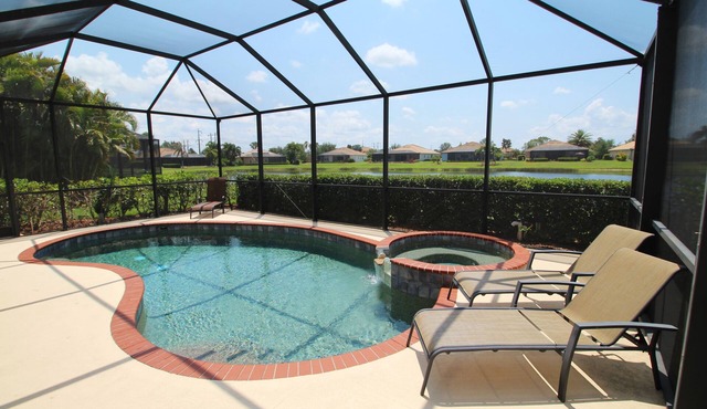 8603 Breathtaking lake view family house with a pool and golf on River Strand