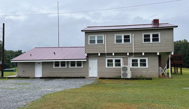 88-acre w/Lodge, pavilion, and lake in SC! Sit back and relax at VSL!