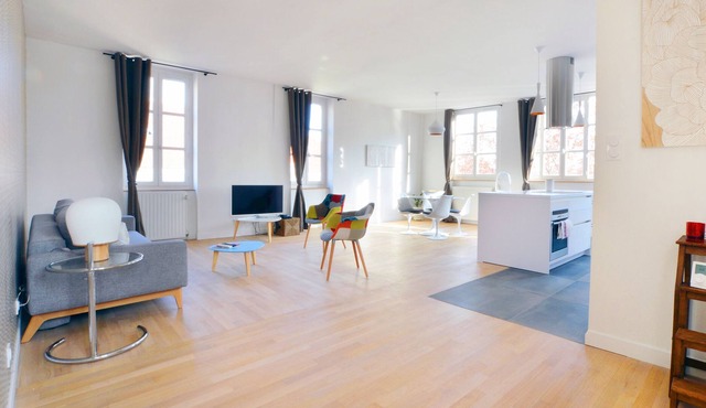 88 sq.m loft with beautiful view over the city