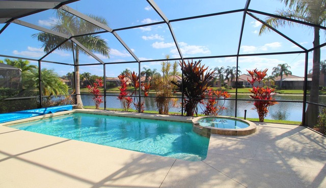 8920 Amazing lake view pool/spa house with a golf membership