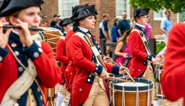 8BDR/8BA value package near attractions. Sleeps 24. Best value in Williamsburg!