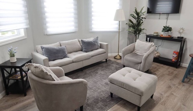 8BR 4BA Home Near NYC -Sleeps 16