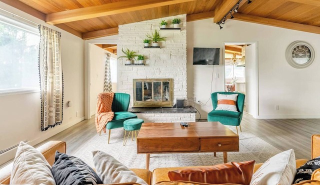 8BR | BBQ, Garden Retreat | Des Moines | Sophari