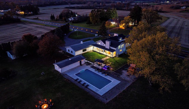 8BR Family Oasis w/Pool, Hot Tub, Firepit, and Playground!