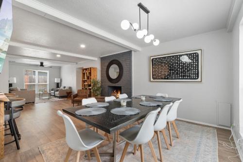 8BR Home 7 mins SNU, Sleeps 14