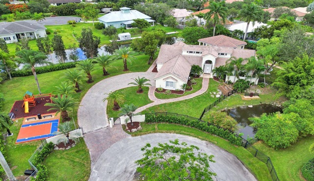 8BR Luxury Villa w/Amazing Pool & Basketball