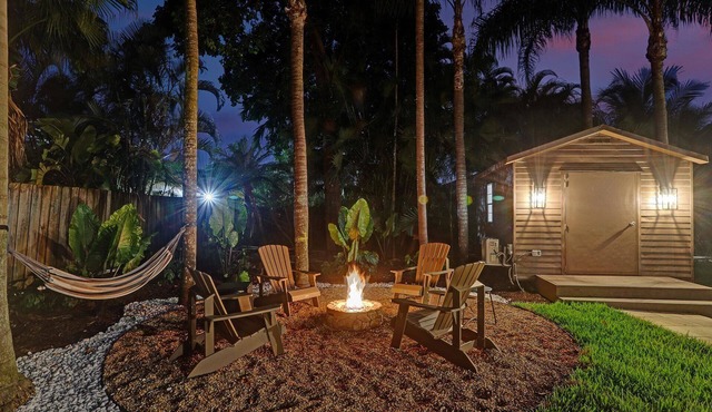 8BR Luxury Villa w/Amazing Pool & Basketball +