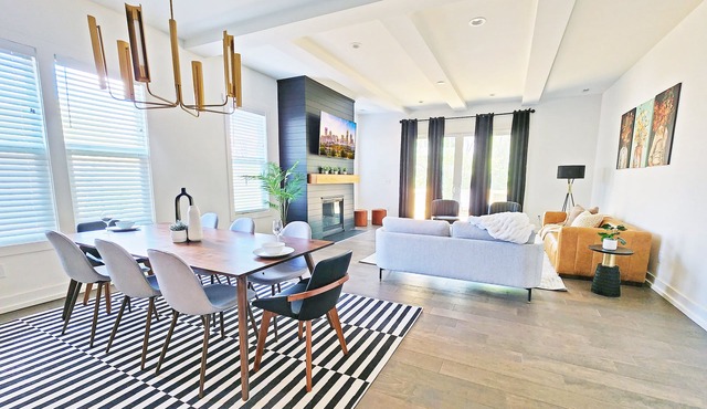 8BR Southend - Walk to Everything - Sleeps 20