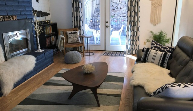 8min to LANL. 2BR townhouse in Los Alamos downtown