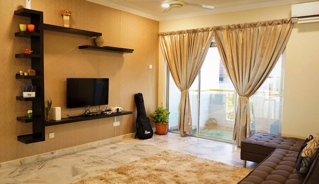 9-11 pax 3R2B Teluk Kemang P. Dickson Condo