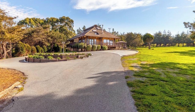 9 Acre Estate by the Beach with Amazing Japanese Farm House - monthly rental