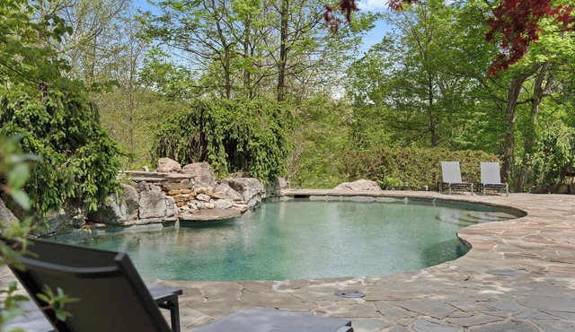 9 Acre Estate|Pool|Hot Tub|Wine Cave|20 Min to DT