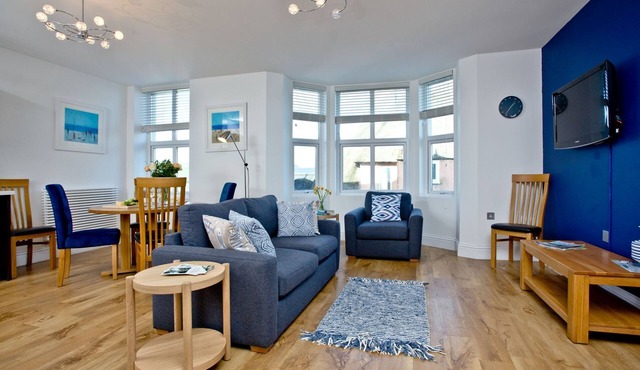 9 At The Beach - Free parking - Free WiFi - Beachside Location