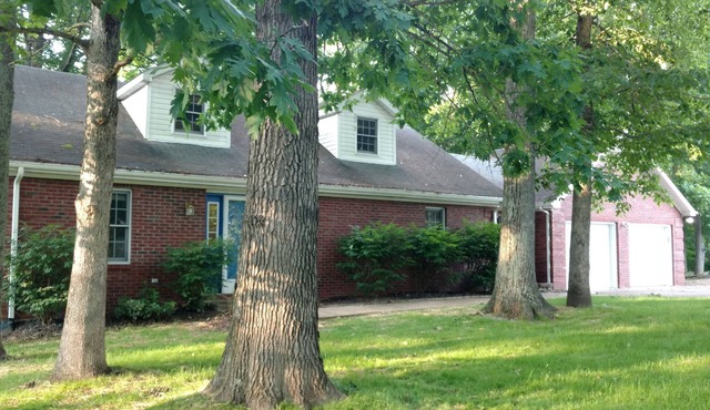 9 Bdrm/Wooded Area/Large Decks/Lake Cumberland/Somerset Area