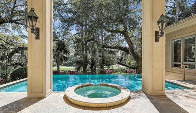 9 Beach Lagoon ~ Luxury 6Br Private Home, 3rd Row from Sea Pines Beach!