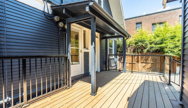 9-Bed Capitol Hill Oasis w/King beds & Pool Table
