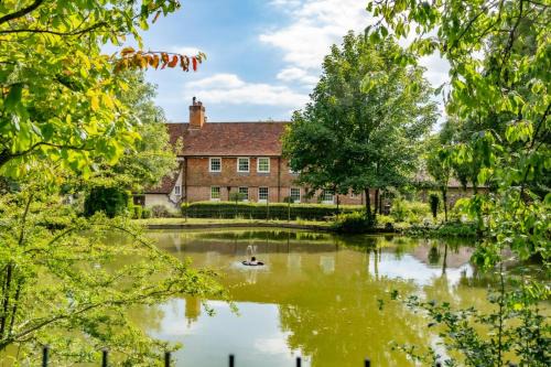 9 Bed in Alkham oc-m34784