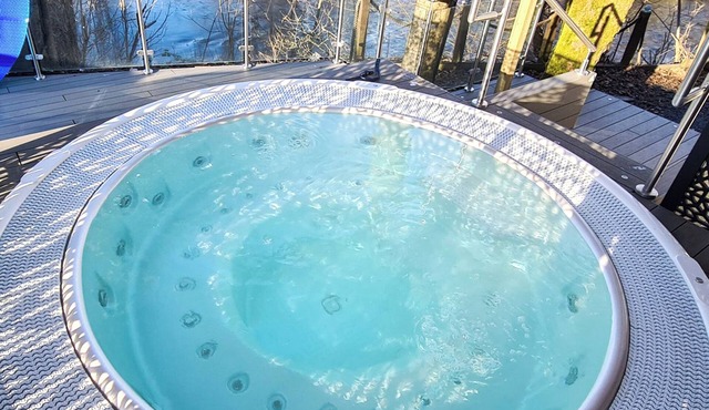 9 bedroom accommodation in Kilwinning, near Ayr