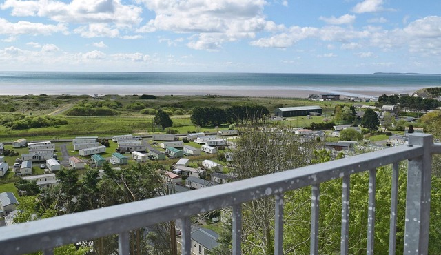9 bedroom accommodation in Pendine, near Laugharne