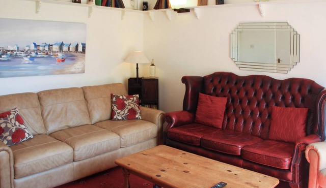 9 bedroom accommodation in Winterbourne Abbas, near Dorchester