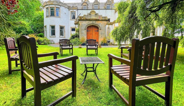 9 bedroom accommodation in Gorebridge, near Edinburgh