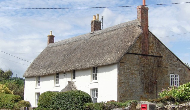 9 bedroom accommodation in Chideock, near Bridport