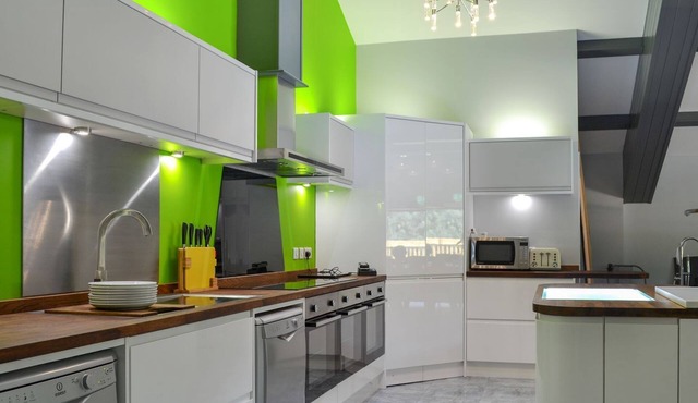 9 bedroom accommodation in Brandesburton, near Bridlington