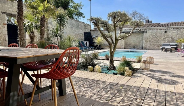 9 Bedroom Private vacation home in Puilboreau