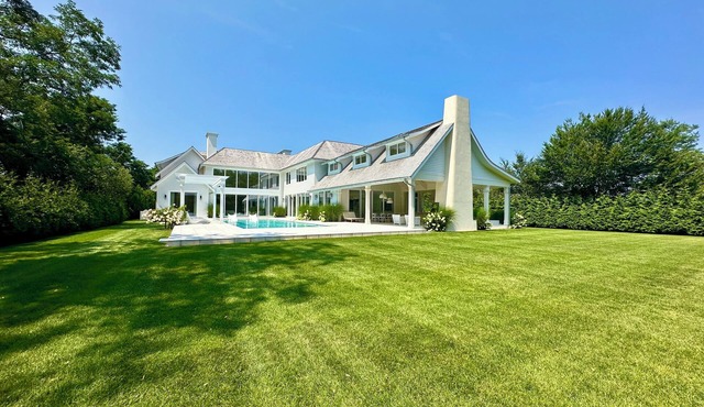 9 Bedroom Water Mill Estate