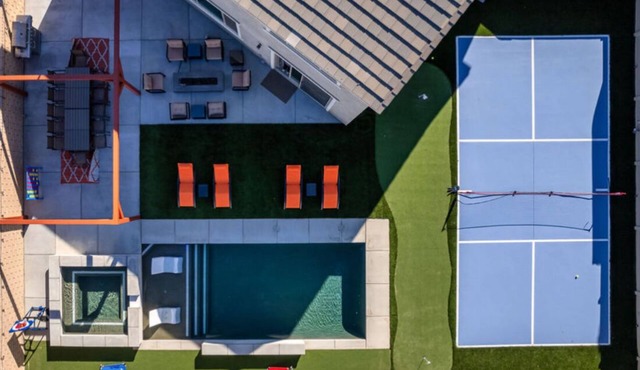 9 Bedrooms/Theater/Pool/PickleBall/Sleeps 23