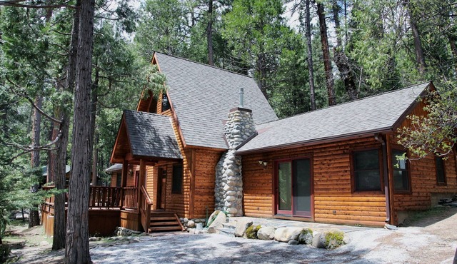 (9) Boot's Haven at The Redwoods In Yosemite