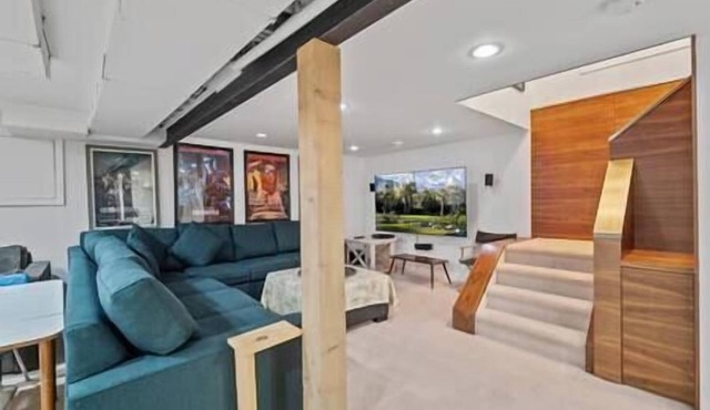 9 Guests | King Bed | Pin Ball | BBQ | Piano