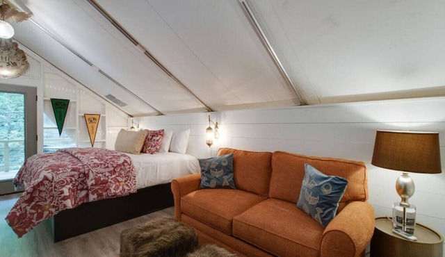 #9 Hogwarts Luxury Glamping Tent Hogwarts Theme