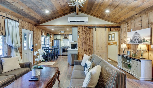 9 Mi to Bass Lake: Cabin w/Fire Pit in Wishon!