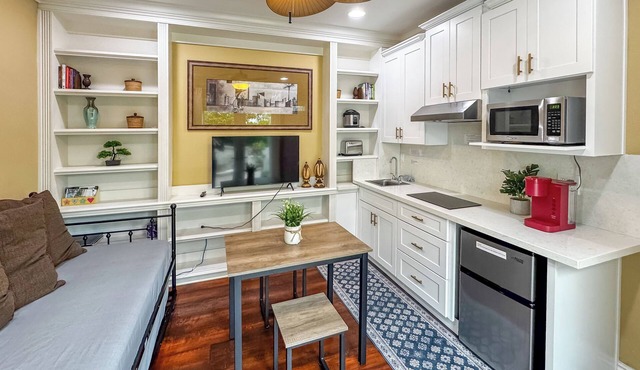 9 Mi to Beach: Pet-Friendly Apt in San Diego!