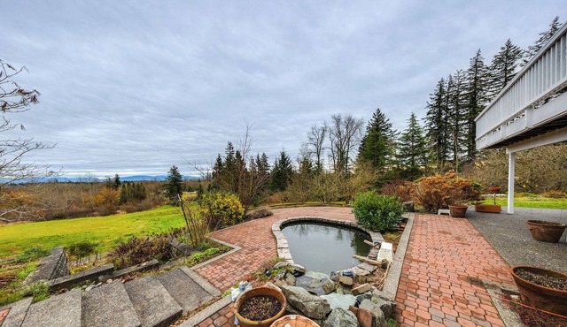 9 Mi to Birch Bay: Duplex w/Mt Baker Views!