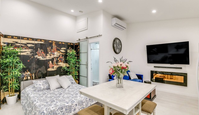 9 Mi to Dodger Stadium! East LA Studio w/Patio