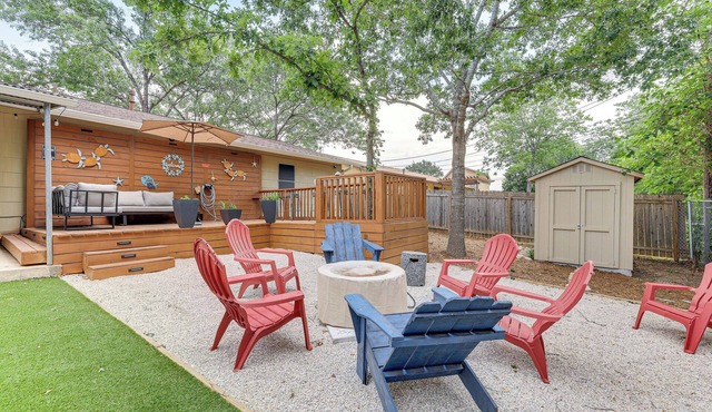 9 Mi to Downtown: Home w/Deck in San Antonio