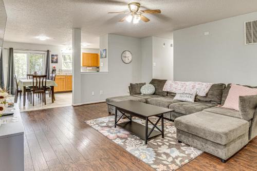 9 Mi to Downtown Indianapolis Quiet Home with Yard