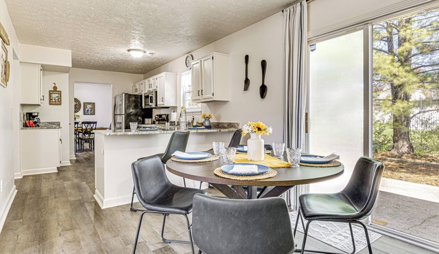 9 Mi to Dtwn Indianapolis: Family-Friendly Home!