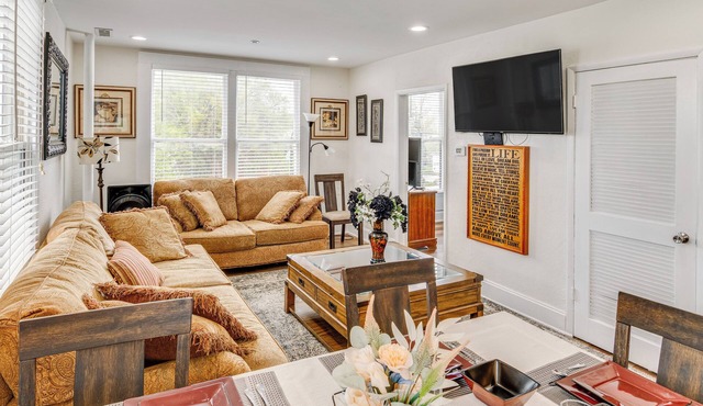 9 Mi to Fort Harrison State Park: Apt in Indy