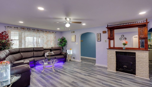 9 Mi to Hersheypark: Spacious Home w/Deck