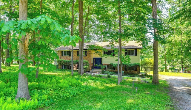 9 Mi to Historic District: Ellicott City Home!