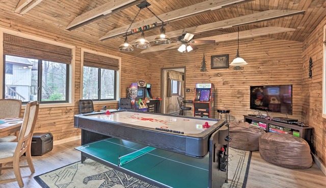 9 Mi to Jack Frost Slopes! 'Bear Den' w/Game Room