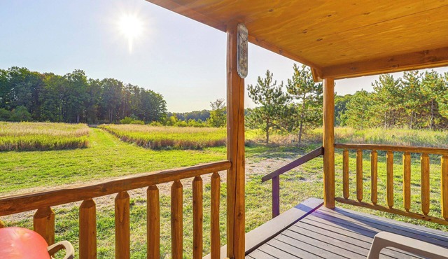 9 Mi to Lake Michigan: Secluded Cabin Getaway